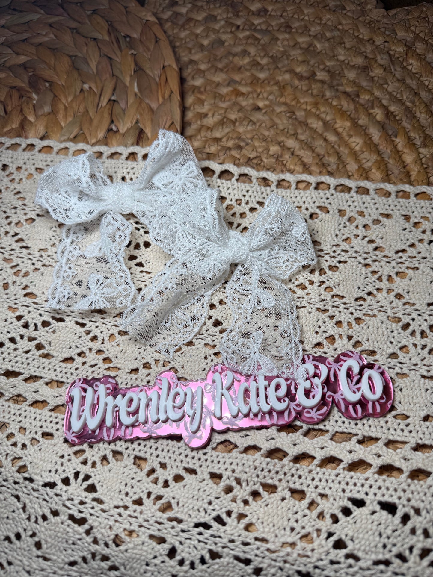 Lace pinwheel piggies